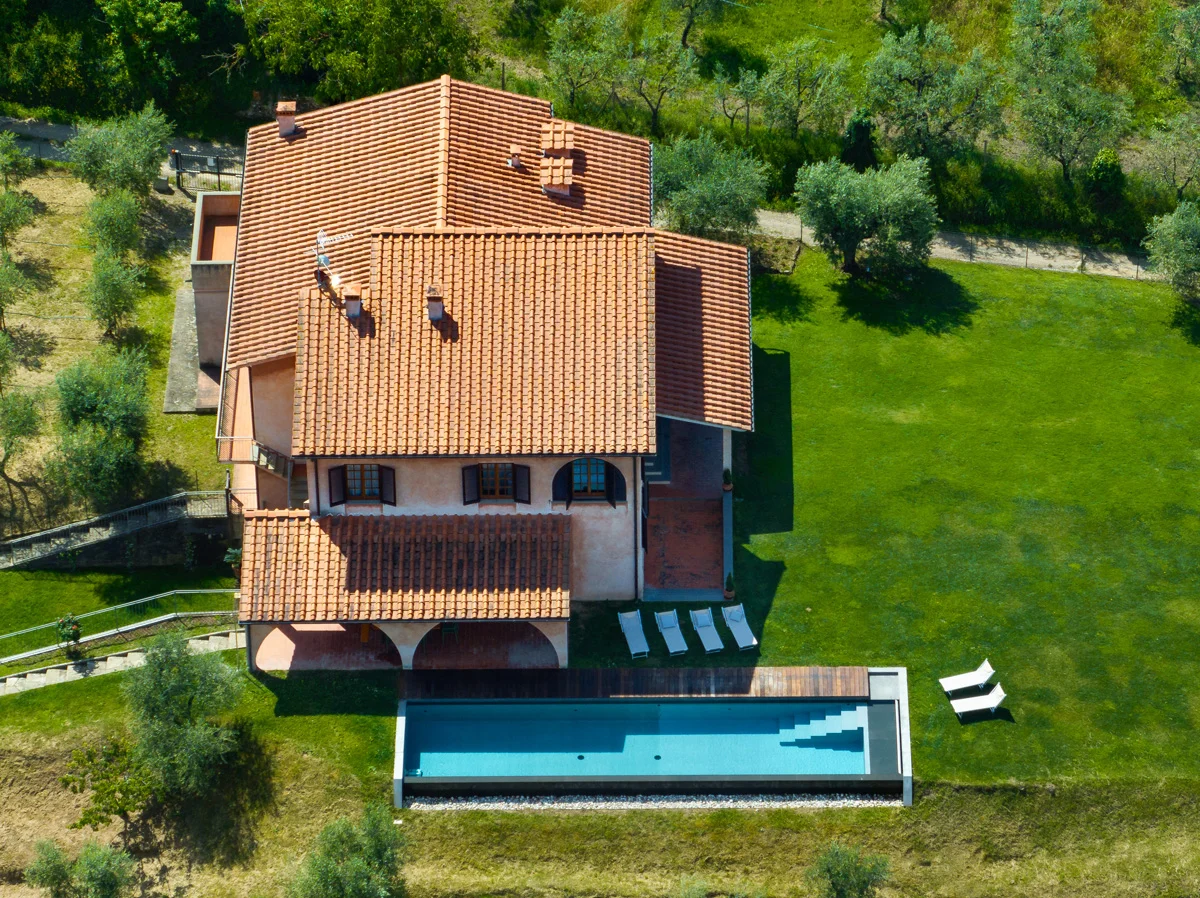 servizio drone villa con piscina